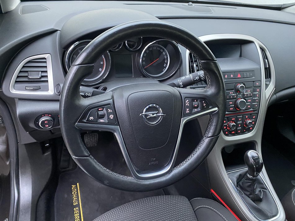 Opel Astra 1.4T 