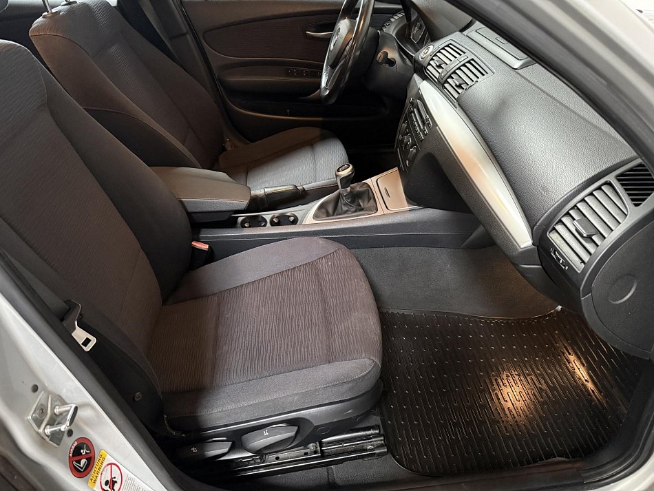 BMW Řada 1 2.0i  118i