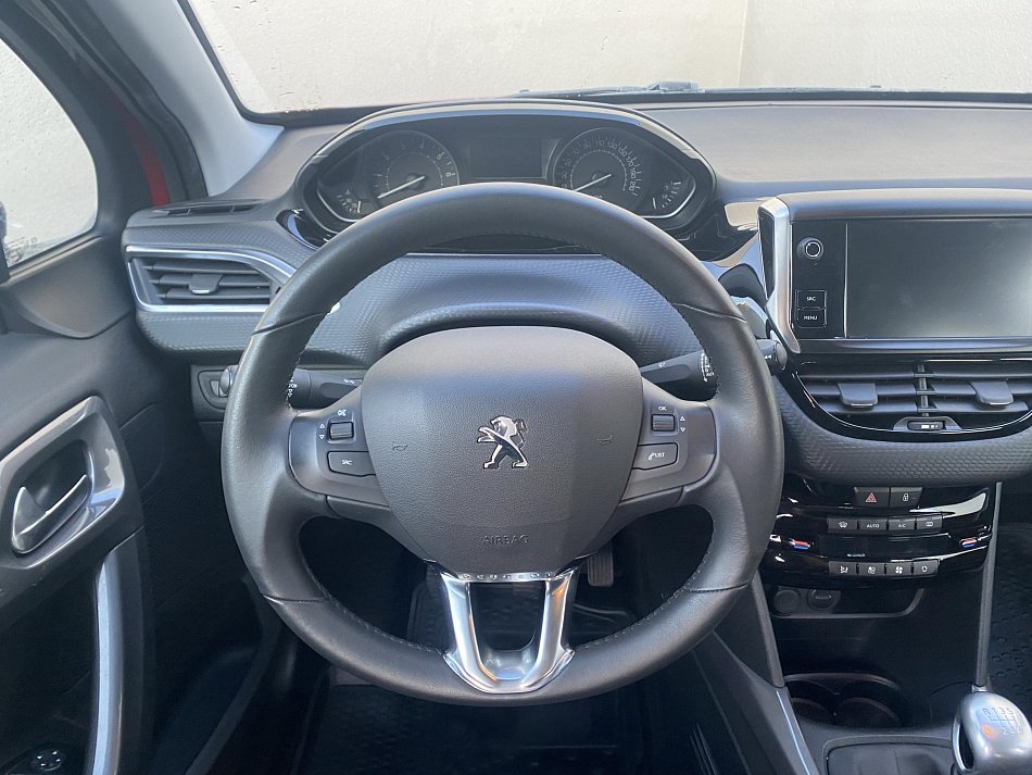 Peugeot 2008 1.2 PT 