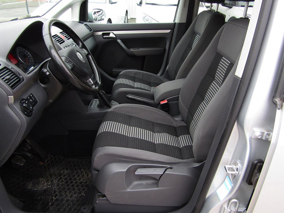 Volkswagen Touran 1.4 TSi  7míst