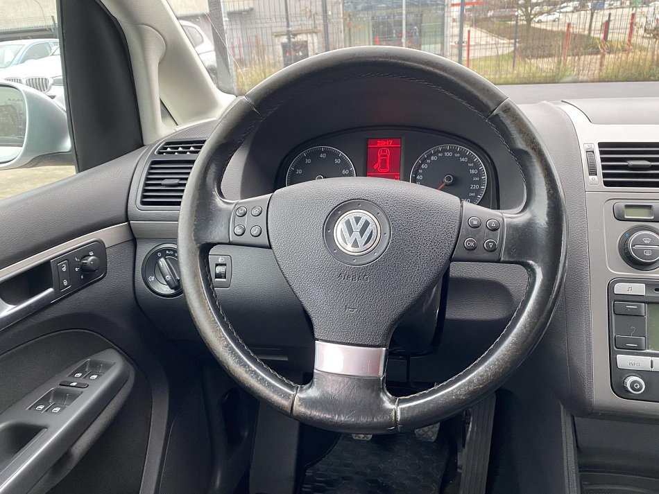Volkswagen Touran 1.4 TSi  7míst