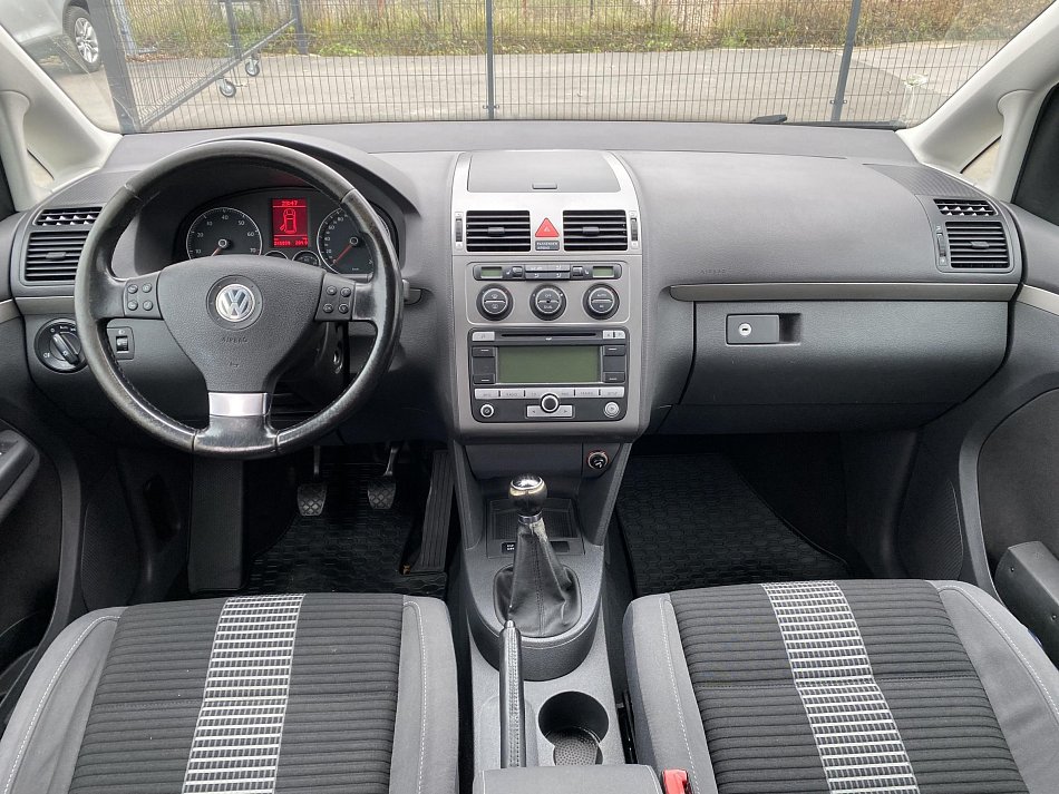 Volkswagen Touran 1.4 TSi  7míst