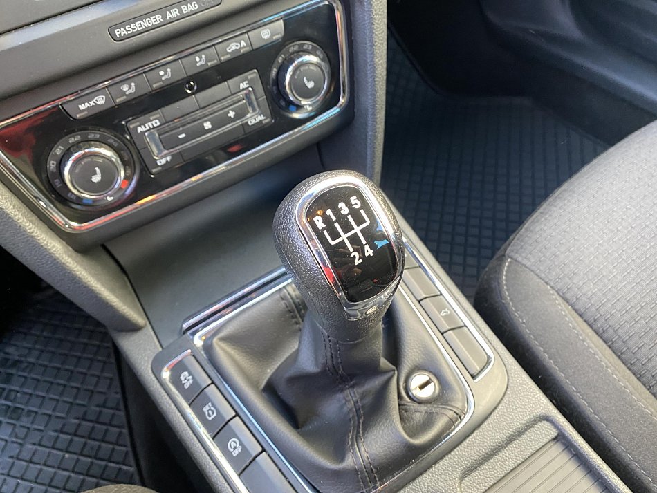 Škoda Superb II 1.6 TDi Elegance