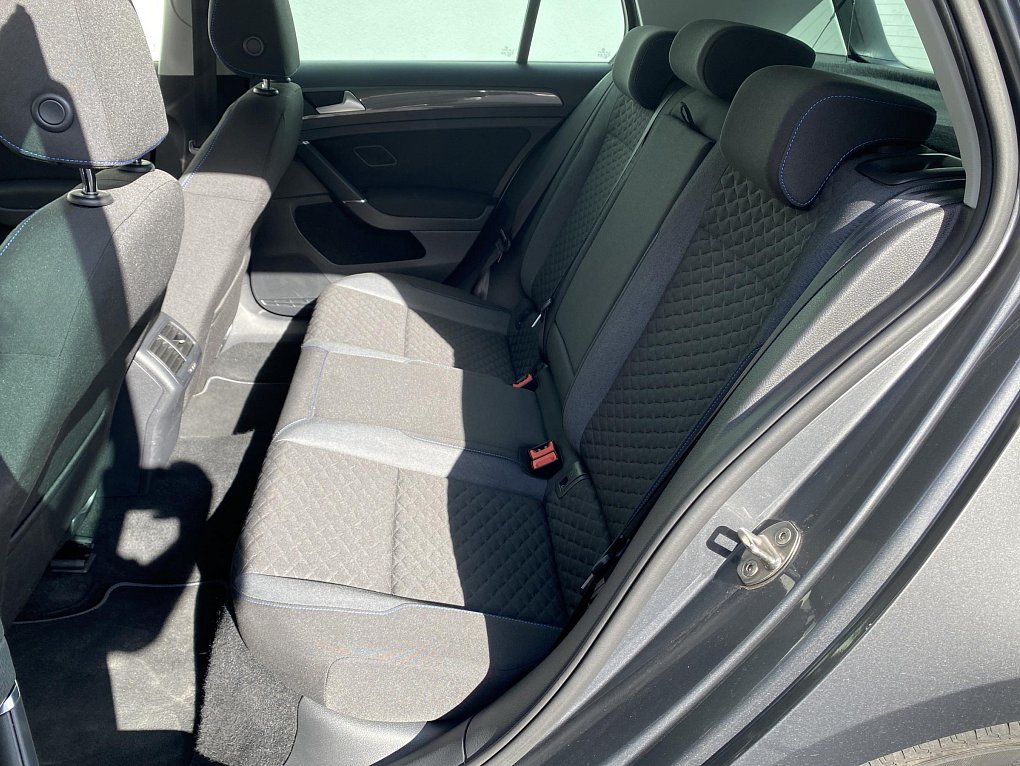 Volkswagen Golf 1.5 TSi Join