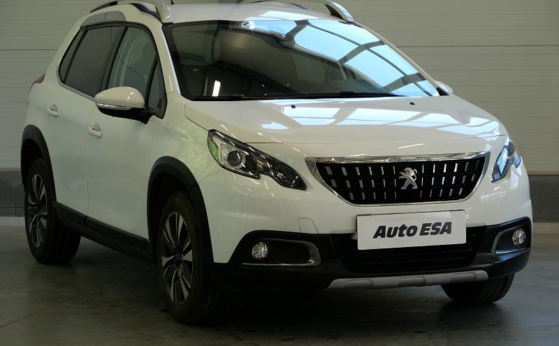 Peugeot 2008 1.2 i 