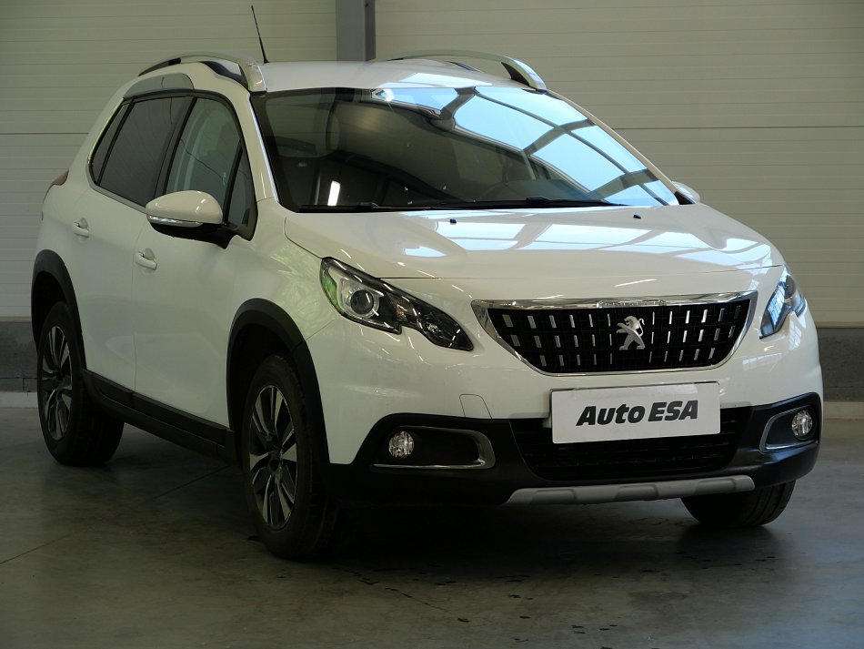 Peugeot 2008 1.2 i 