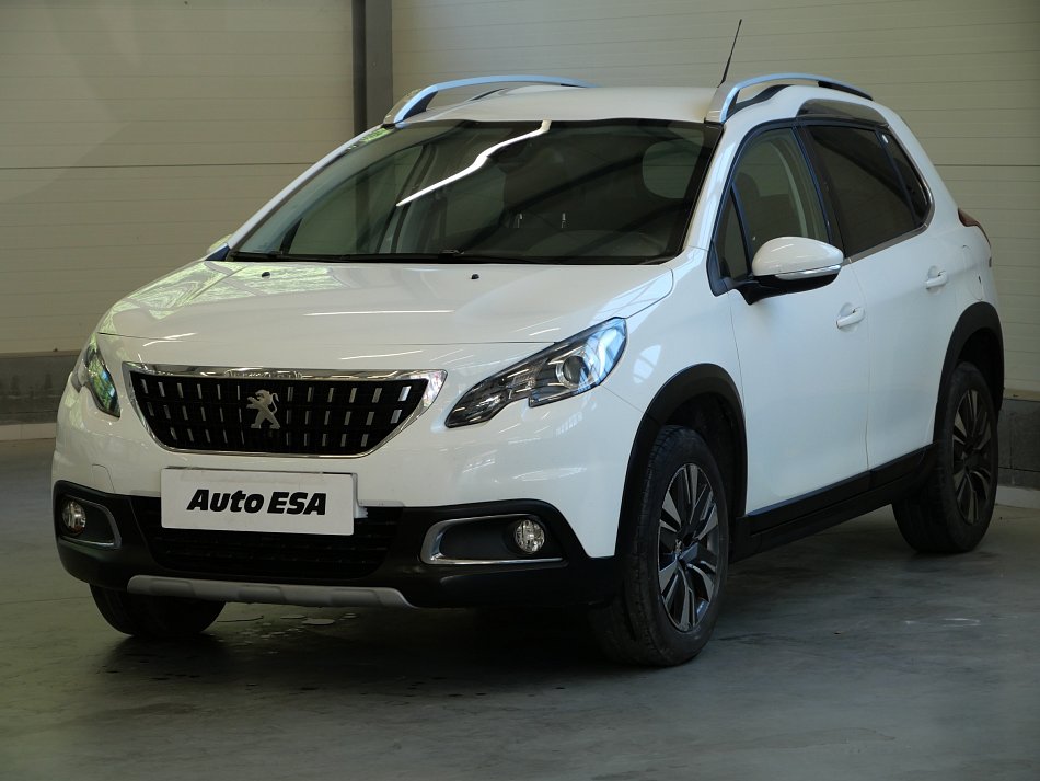 Peugeot 2008 1.2 i 