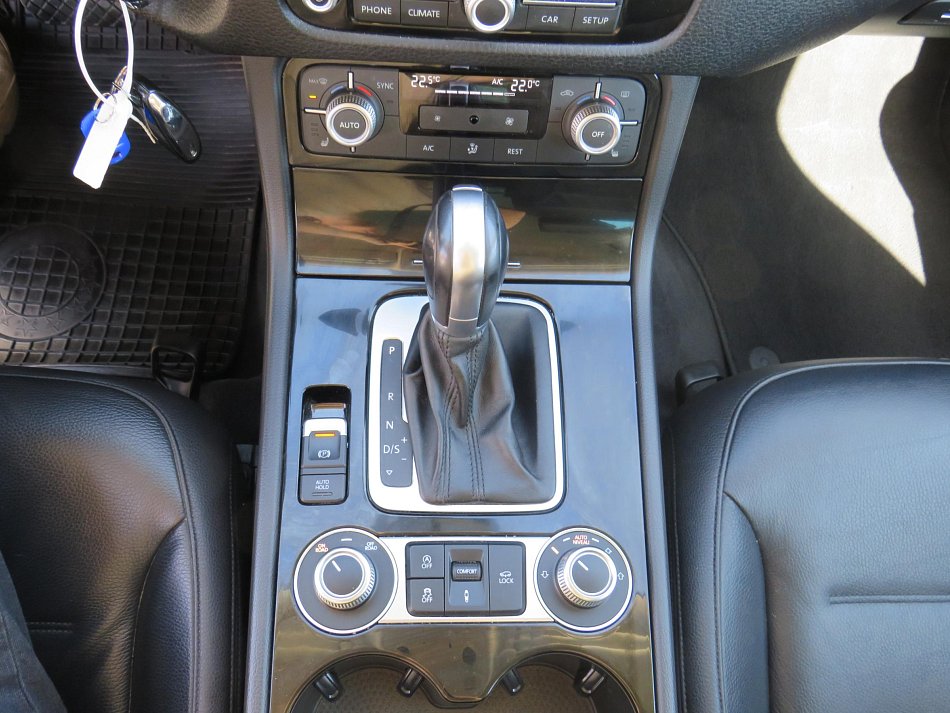 Volkswagen Touareg 3.0TDi  4x4