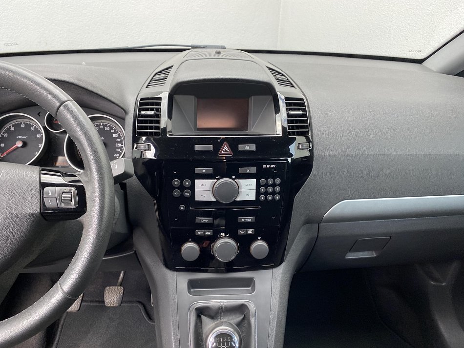 Opel Zafira 1.8 i Family 7míst