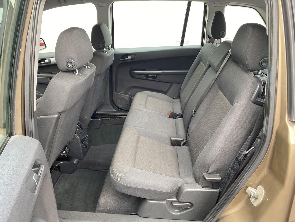 Opel Zafira 1.8 i Family 7míst