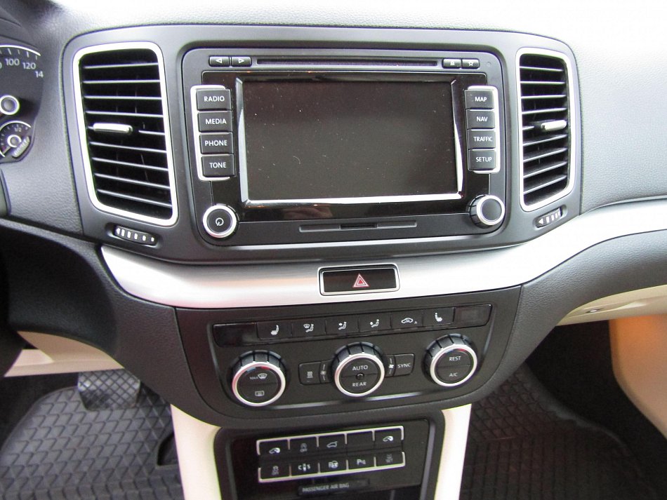 Volkswagen Sharan 2.0 TDi 