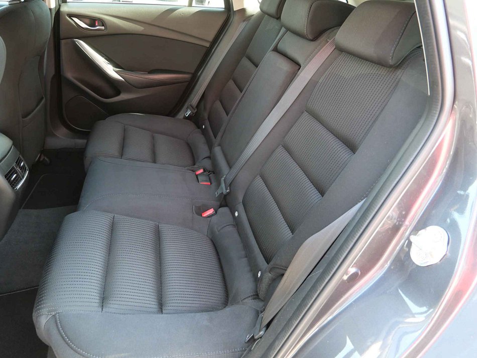 Mazda 6 2.0 i 