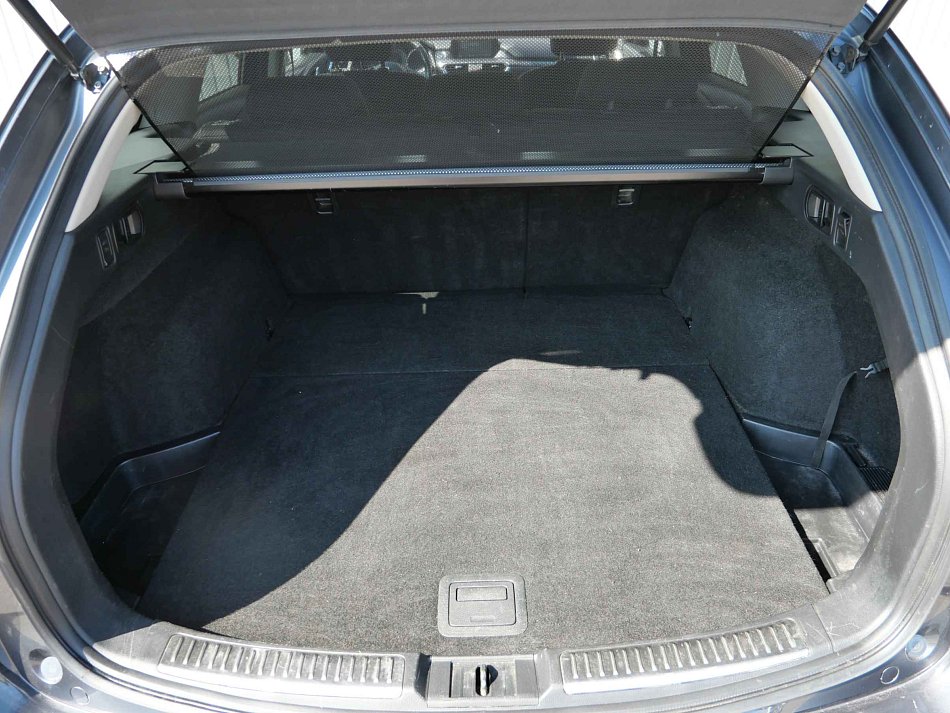 Mazda 6 2.0 i 