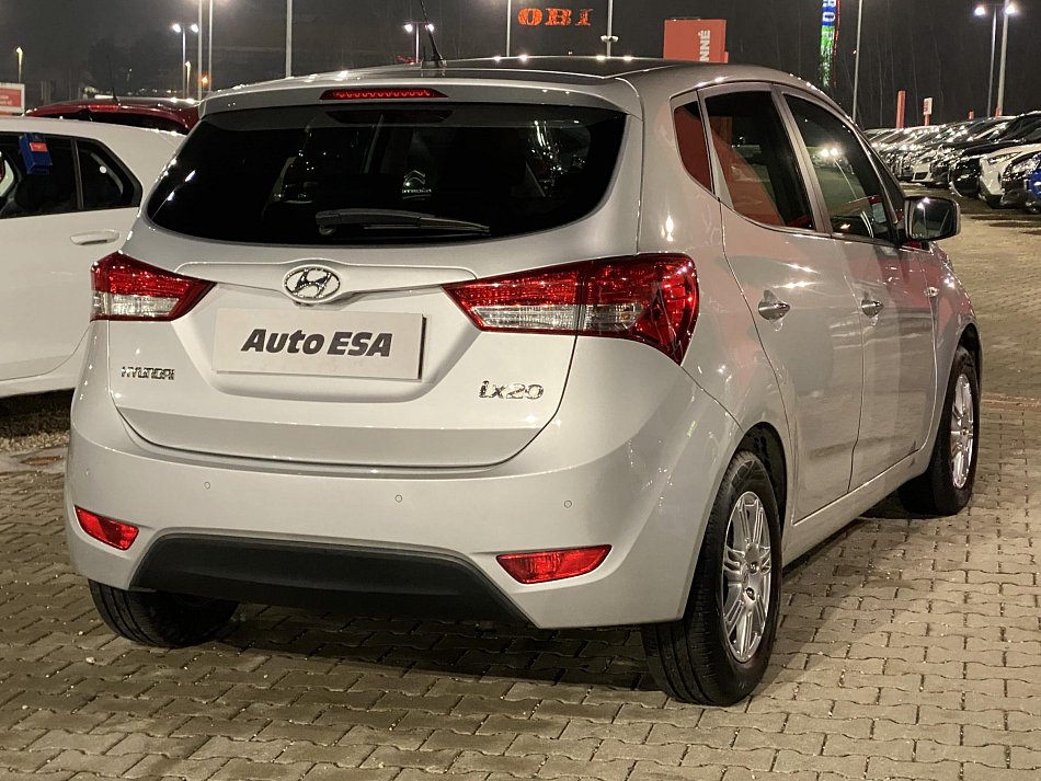 Hyundai Ix20 1.4i 