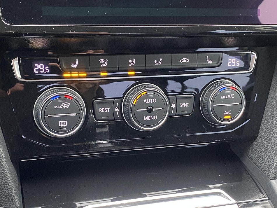 Volkswagen Passat 2.0 TDi R-Line