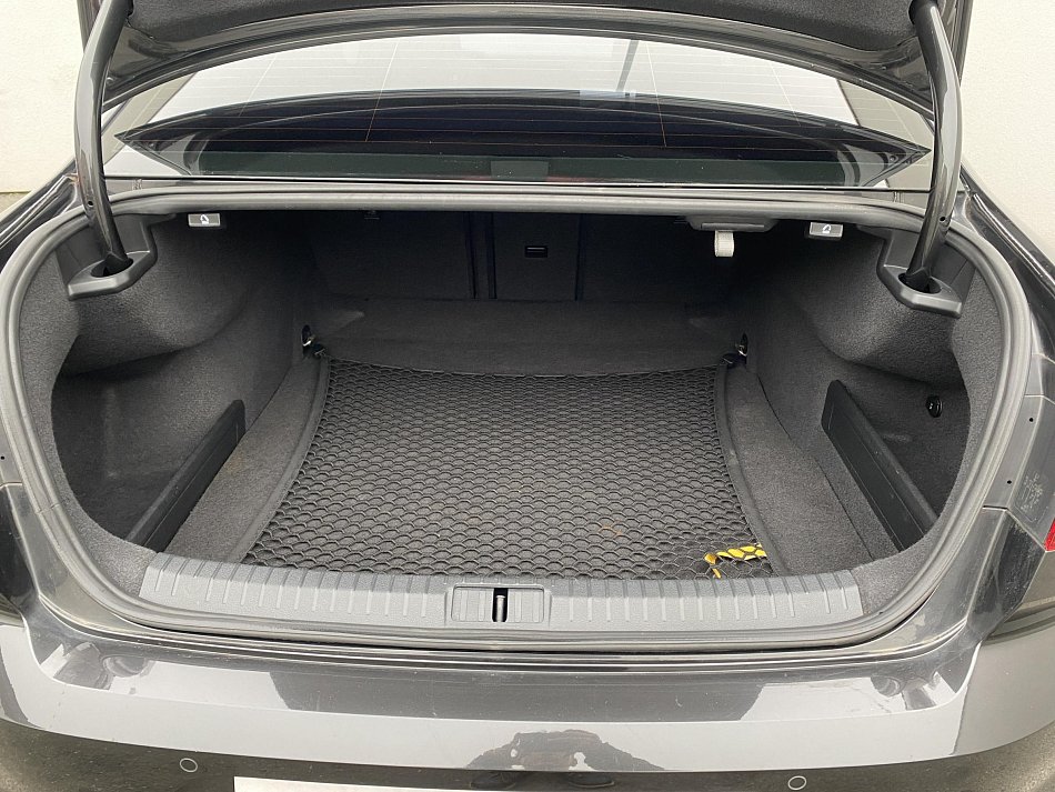 Volkswagen Passat 2.0 TDi R-Line