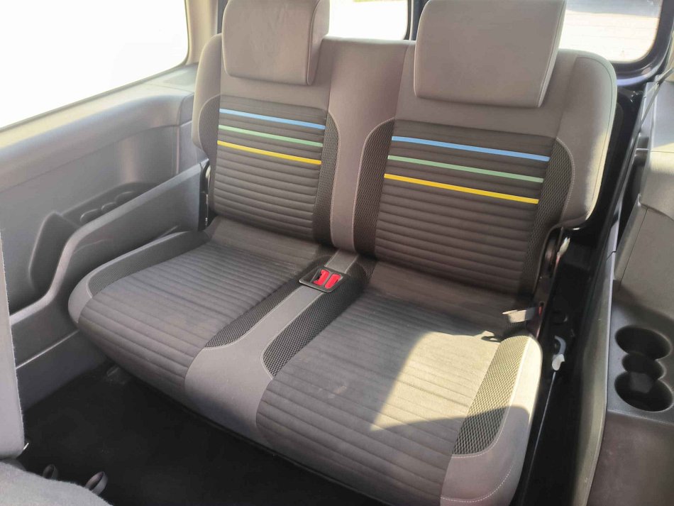 Volkswagen Caddy 1.6TDi Soccer MAXi 7míst