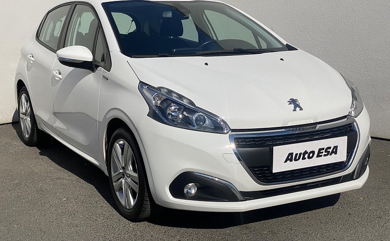 Peugeot 208 1.2 PT Signature