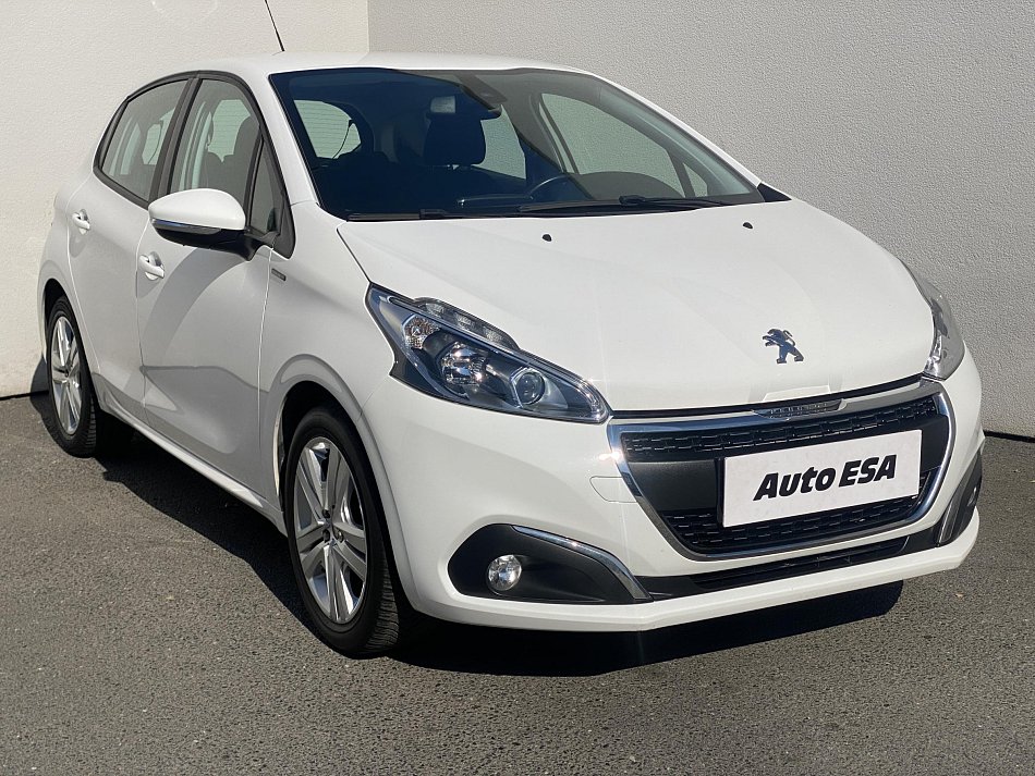 Peugeot 208 1.2 PT Signature