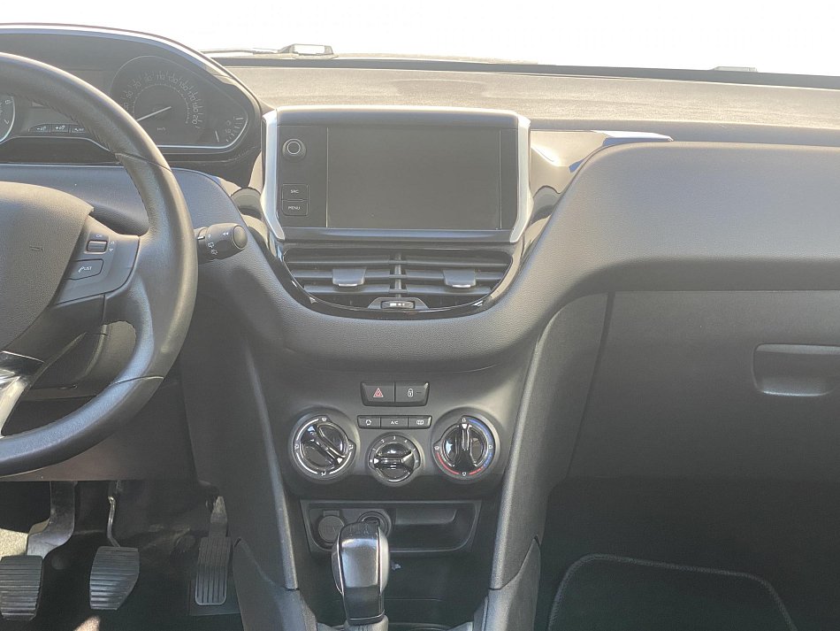 Peugeot 208 1.2 PT Signature