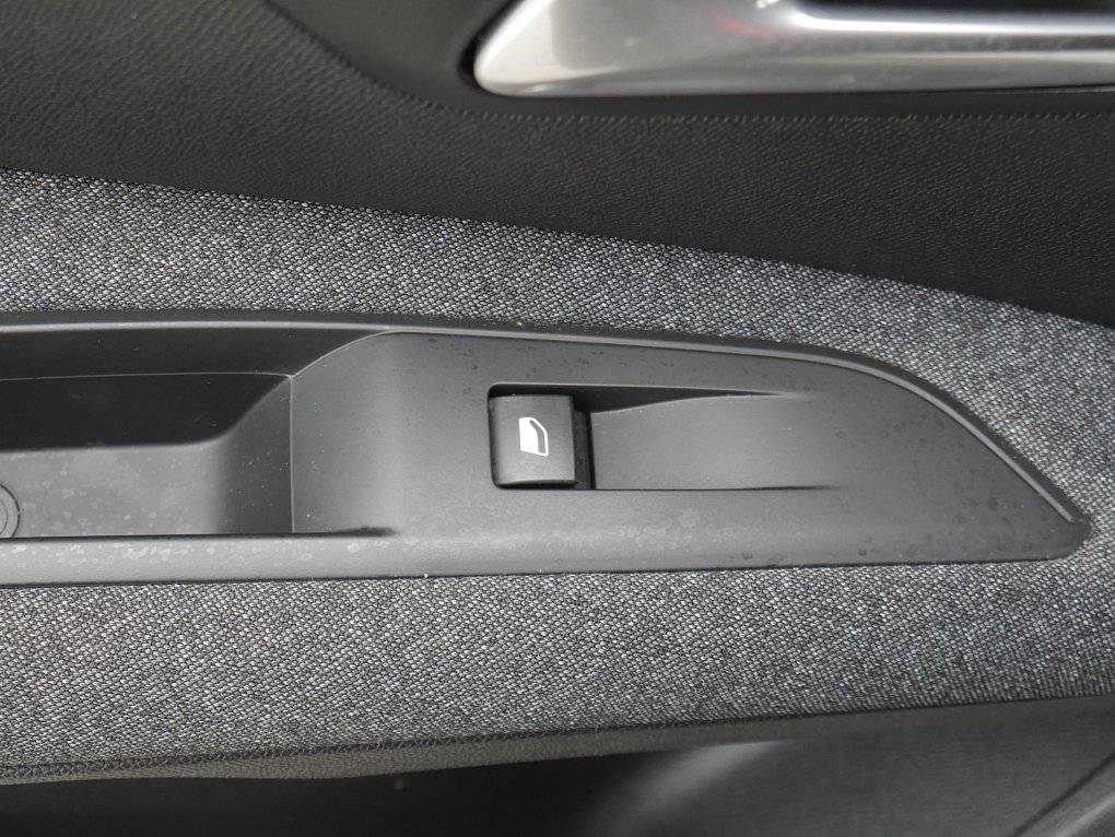 Peugeot 3008 1.6HDi Active