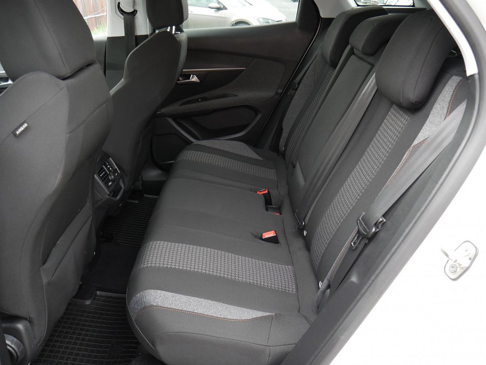 Peugeot 3008 1.6HDi Active