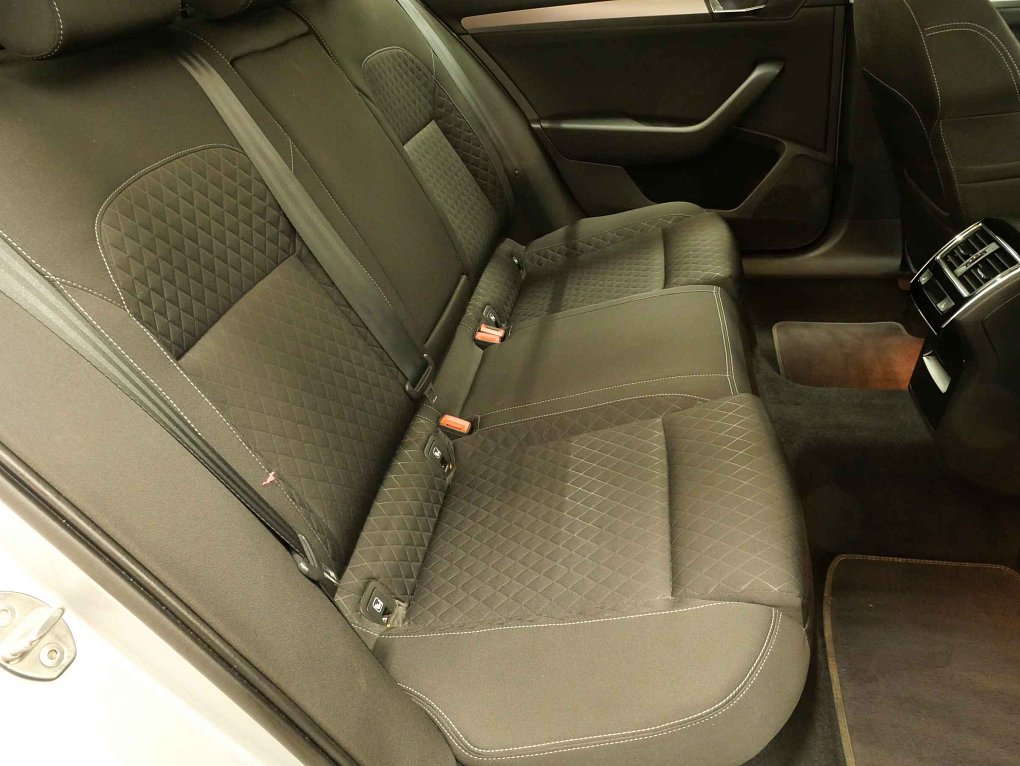 Škoda Octavia III 2.0TDI Elegance