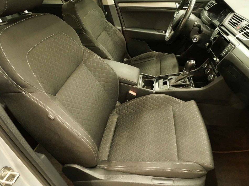 Škoda Octavia III 2.0TDI Elegance