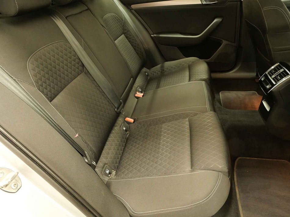Škoda Octavia III 2.0TDI Elegance
