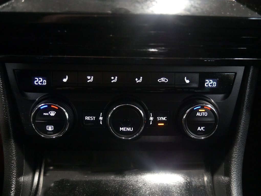 Škoda Superb III 1.4 TSI Ambition