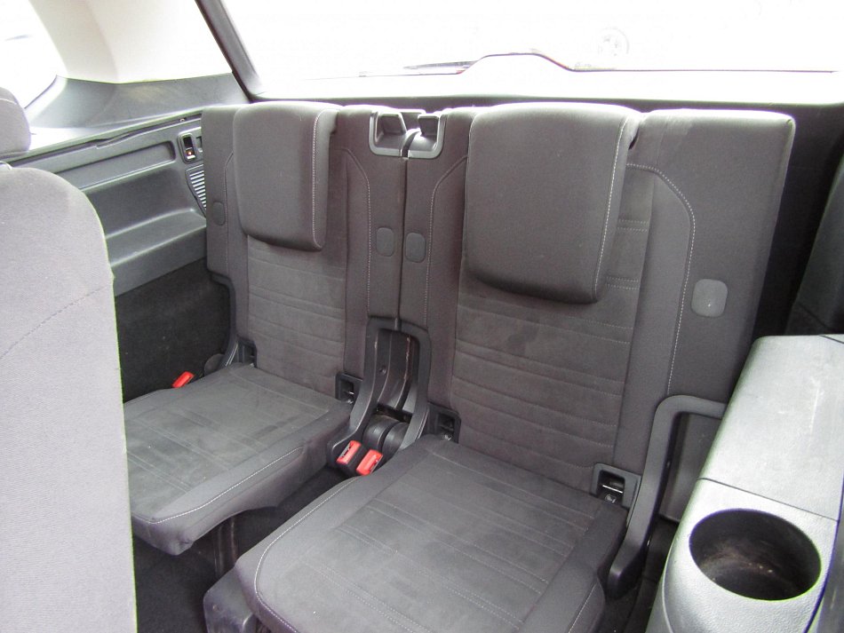 Volkswagen Touran 2.0 TDi Highline 7míst