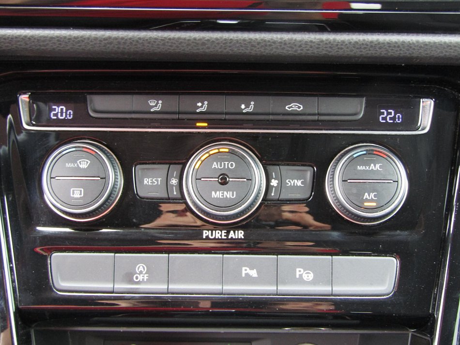 Volkswagen Touran 2.0 TDi Highline 7míst