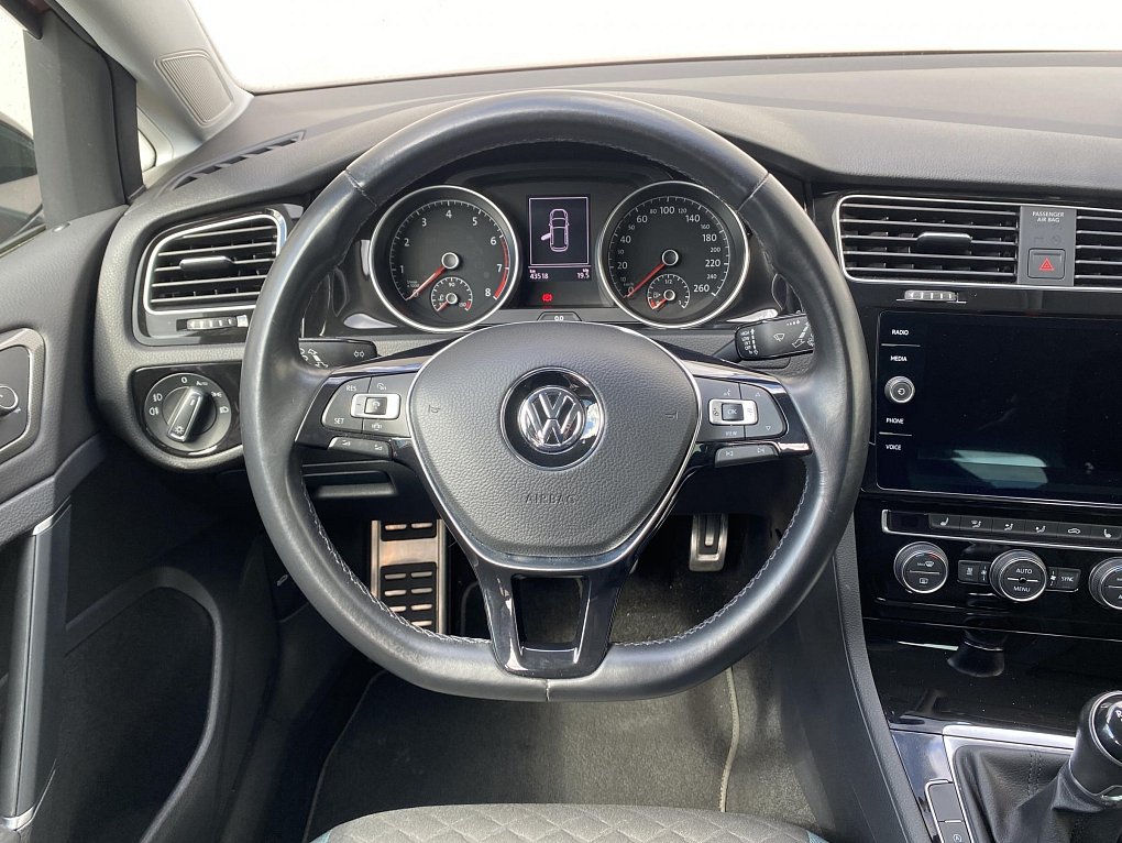 Volkswagen Golf 1.5 TSi IQ Drive