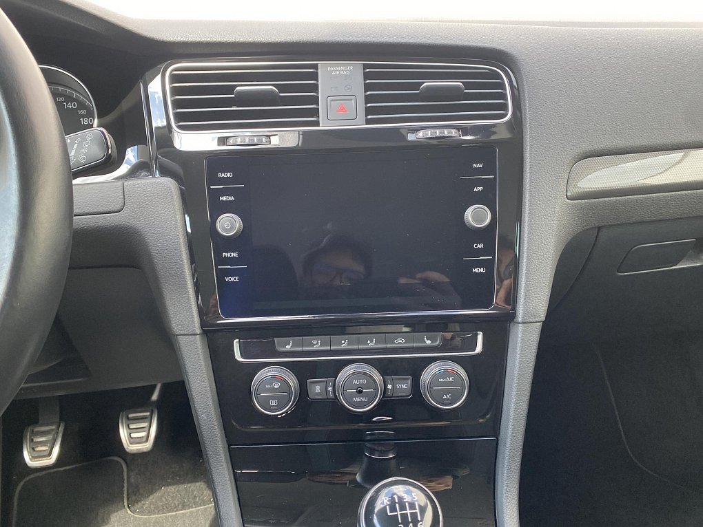 Volkswagen Golf 1.5 TSi IQ Drive