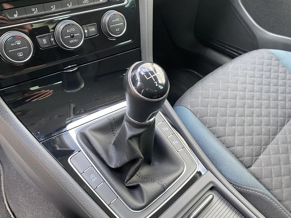 Volkswagen Golf 1.5 TSi IQ Drive