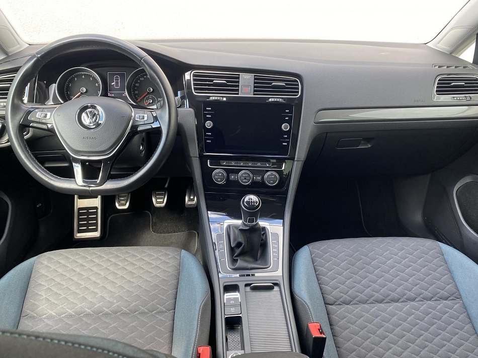 Volkswagen Golf 1.5 TSi IQ Drive