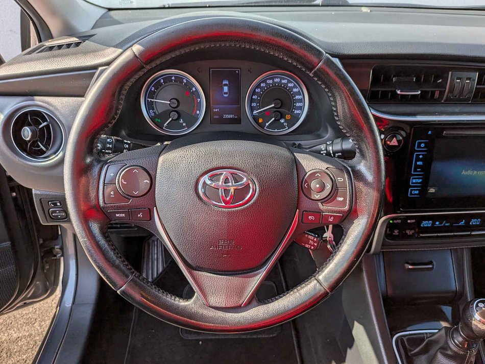 Toyota Corolla 1.6VVT-i 