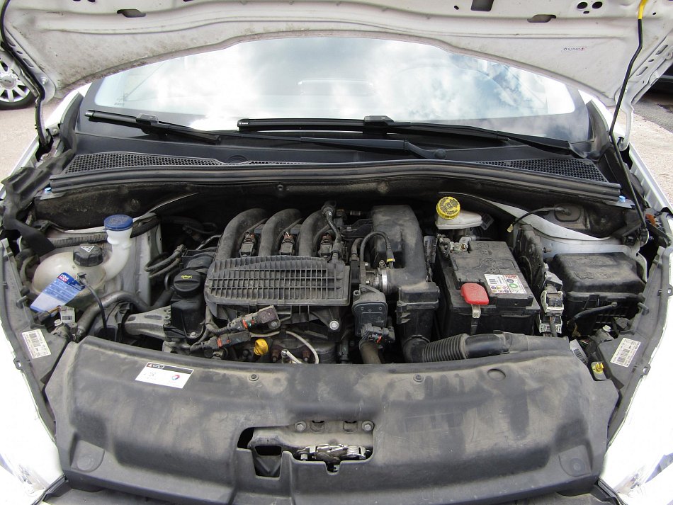Peugeot 208 1.2i 