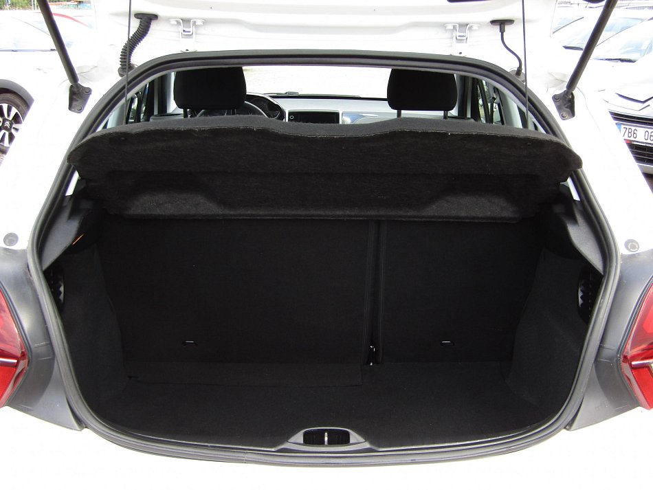 Peugeot 208 1.2i 