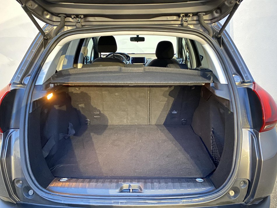 Peugeot 2008 1.2PT Style