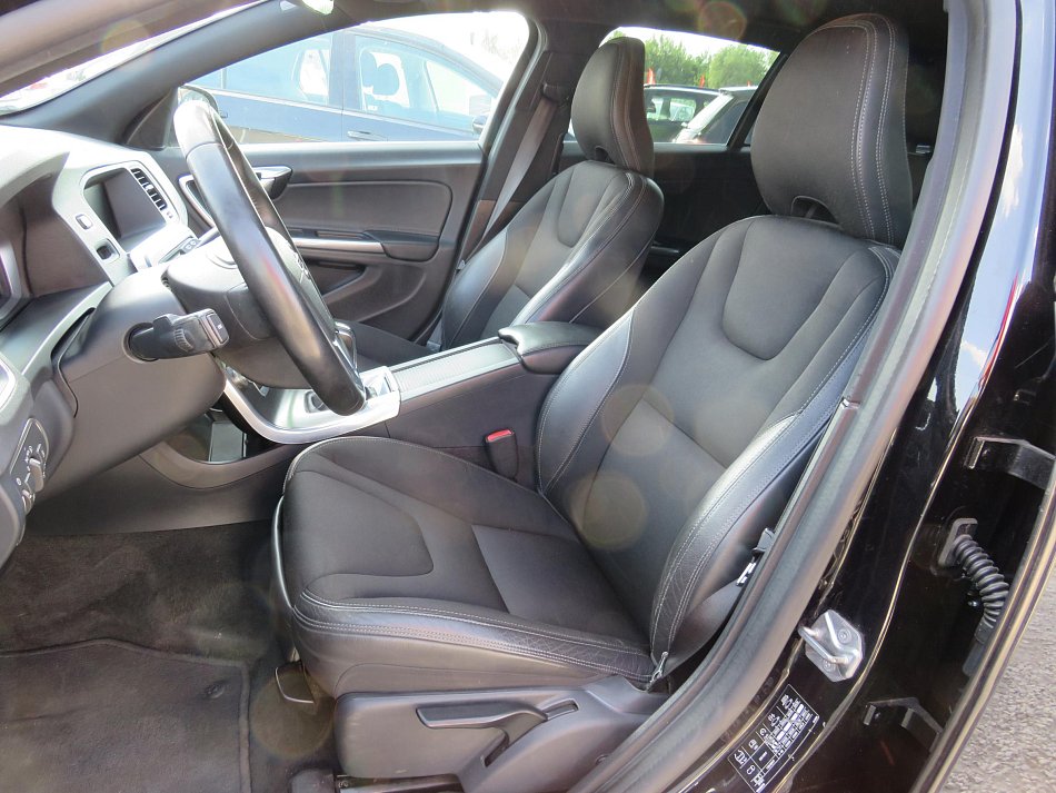 Volvo V60 2.0 D3 Momentum