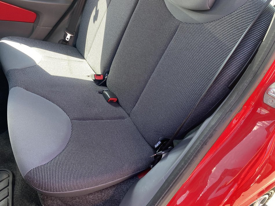 Peugeot 107 1.0i 