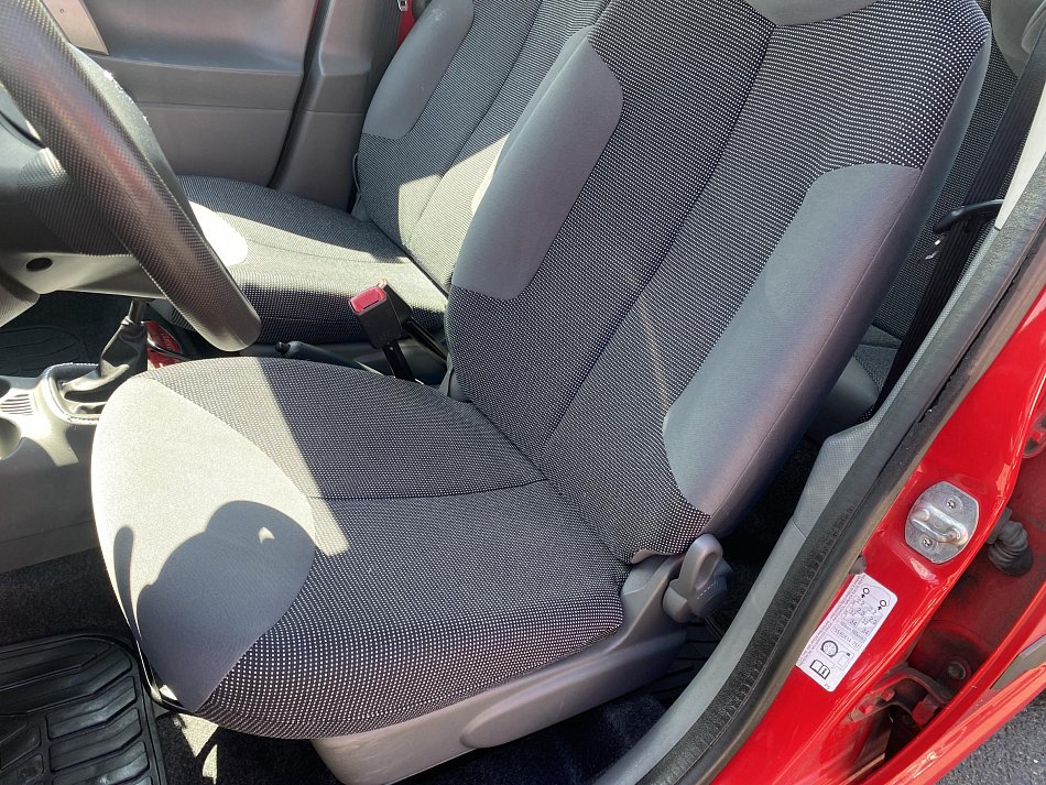Peugeot 107 1.0i 