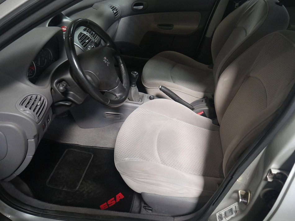 Peugeot 206 1.4i 