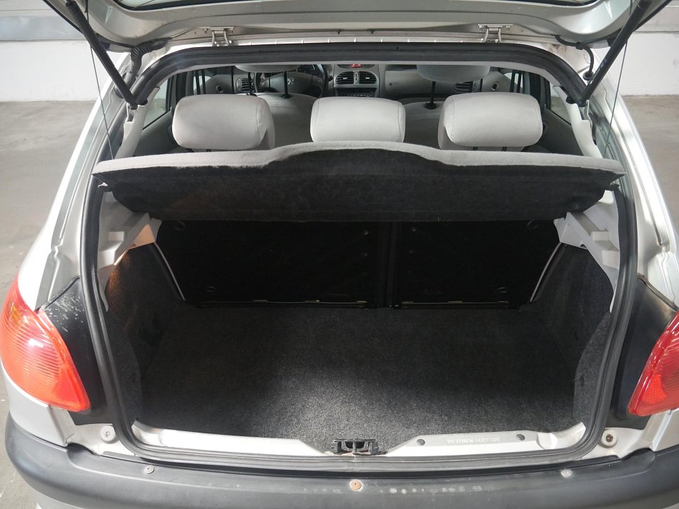 Peugeot 206 1.4i 