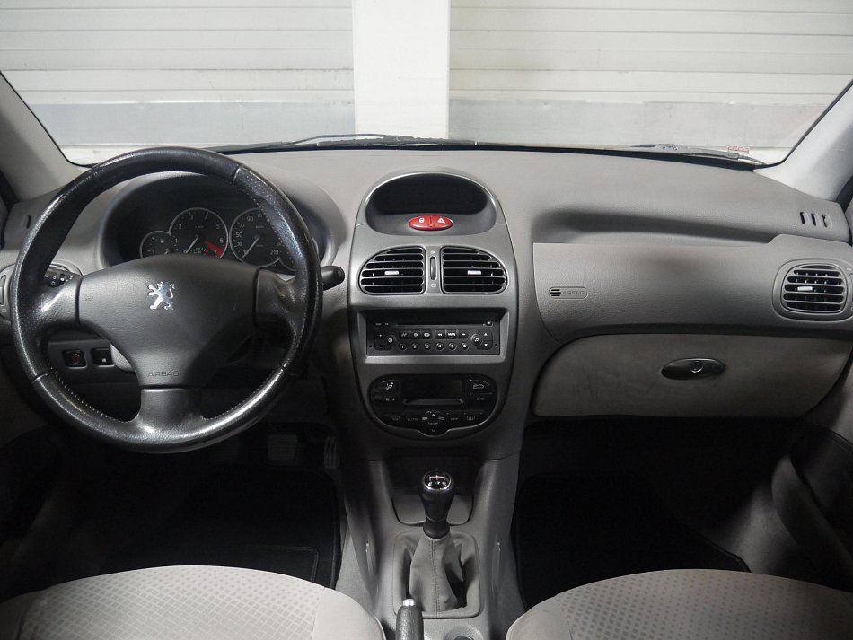 Peugeot 206 1.4i 