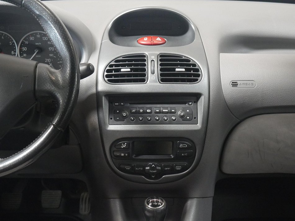 Peugeot 206 1.4i 