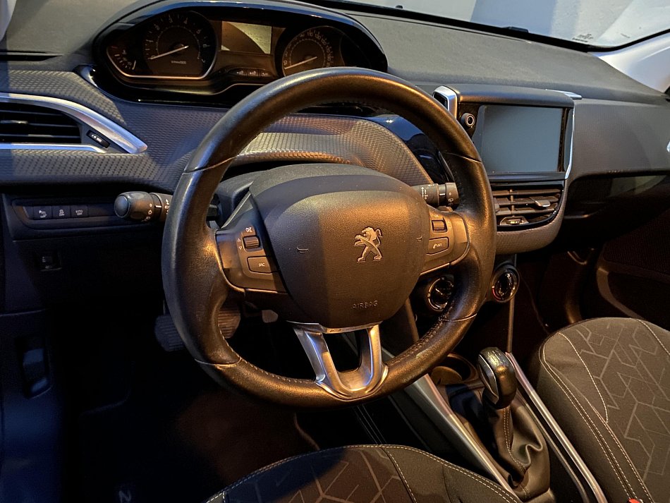 Peugeot 2008 1.2PT Style