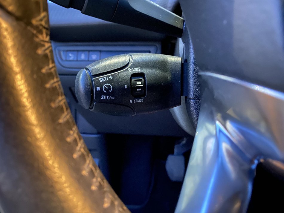 Peugeot 2008 1.2PT Style