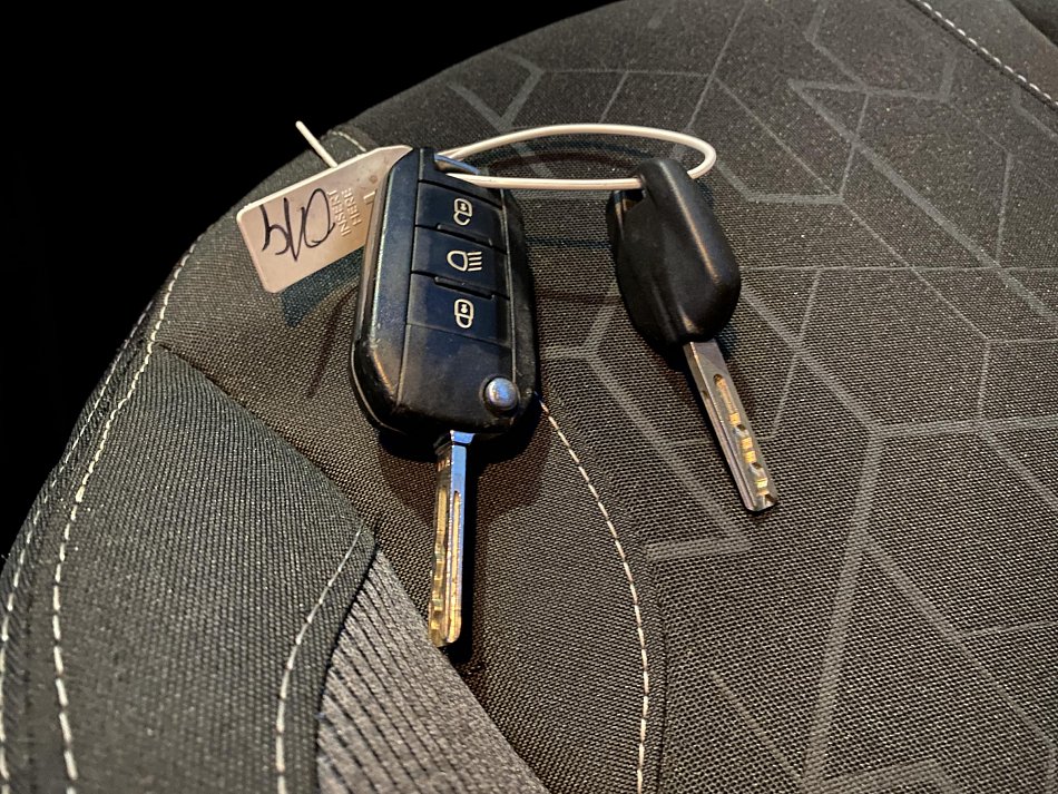 Peugeot 2008 1.2PT Style